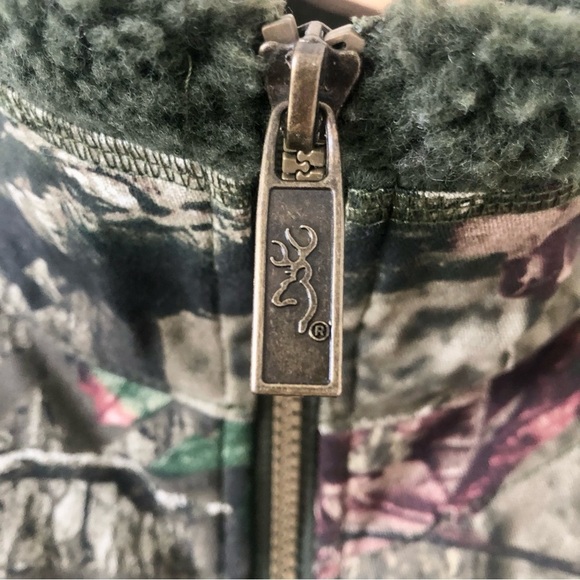 Browning Women’s Green Camo Sherpa Style Vest Size Large - Picture 4 of 11